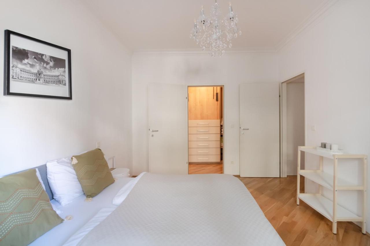 Absolute Ruhelage Im Zentrum Mit Parkplatz Apartment Виена Екстериор снимка