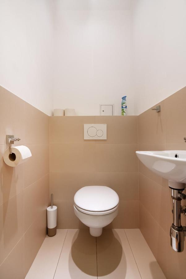 Absolute Ruhelage Im Zentrum Mit Parkplatz Apartment Виена Екстериор снимка